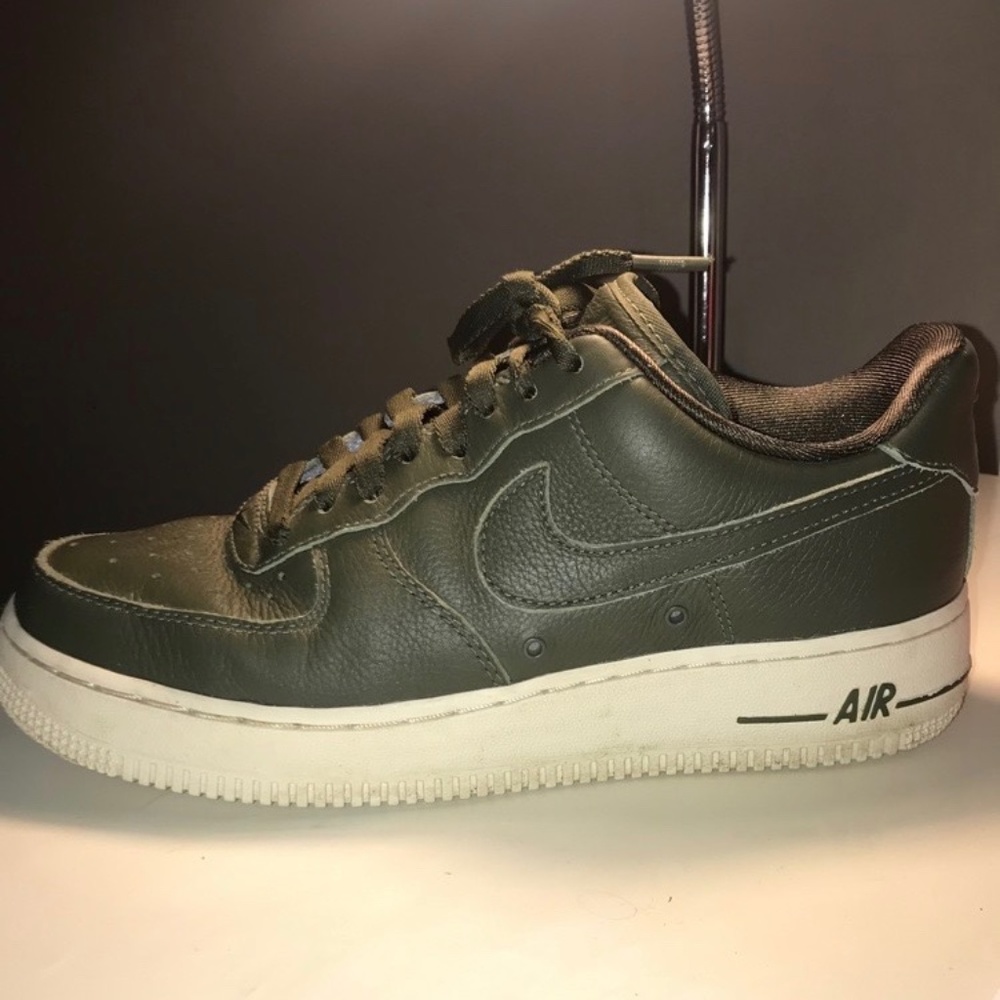 Nike Air Force 1 (leather army green)